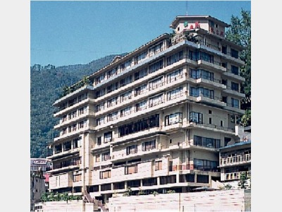 �񗧌k���̏h�@�厩�R�̊O��