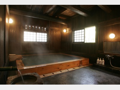 内風呂「薬師の湯」（女性専用）