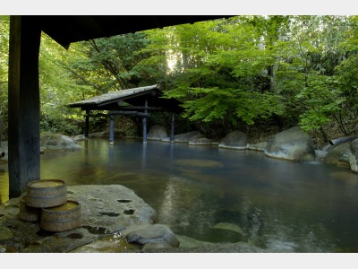 女性専用露天「四季の湯」_02