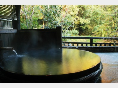 家族露天「六尺桶」