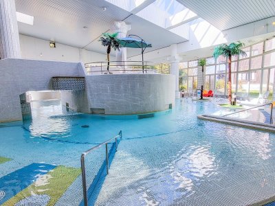 屋内温水プール