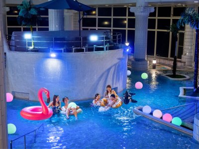 屋内温水プール