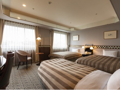 ＜トリプルルーム＞幅140ｃｍの正規ベッド２台＋エキストラベッド１台