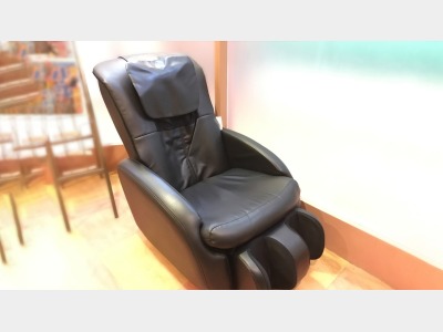 無料マッサージチェア　（予約制ではありません、ご自由にどうぞ）