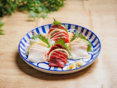【夕食】馬刺しの盛り合わせ