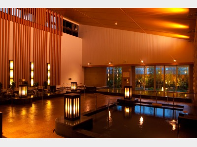 スパリゾート あがんなっせ 内風呂（夜）