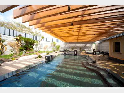 スパリゾート あがんなっせ 露天風呂（昼）