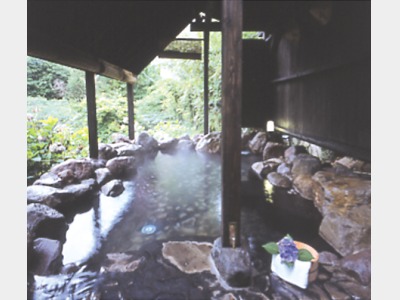 瀬音の湯（貸切露天風呂）