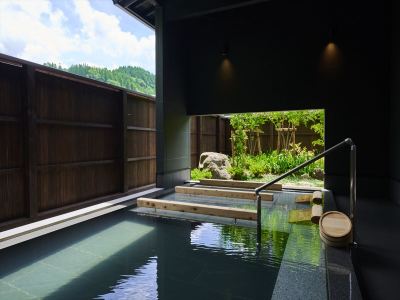 浴場「山の音」