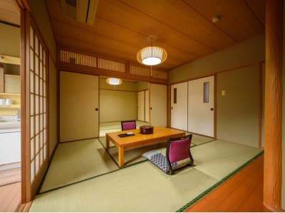 2階和室『夢久』  和室１２畳、由布岳の見えるお部屋です。（お風呂なし）