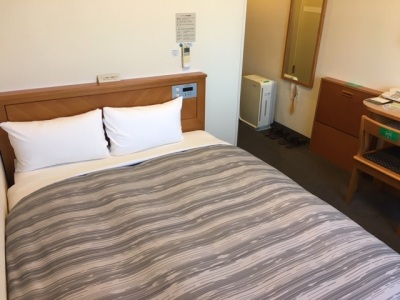 客室一例（セミダブル）