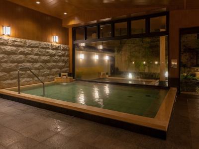 男性大浴場（内風呂/夜）