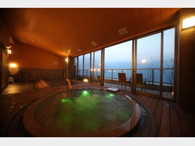 宿泊者専用海の棟8F展望風呂「昇陽の湯」