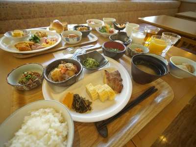 和洋朝食バイキング盛りつけ例