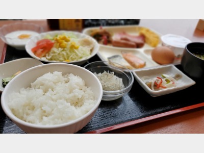 朝食バイキング（和食盛付）