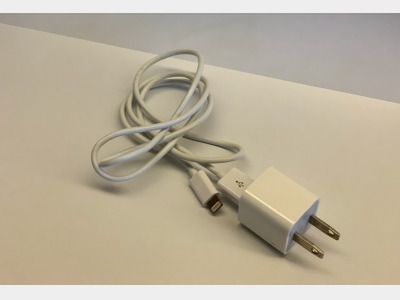 貸し出し品：充電器