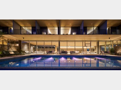 プール南側より