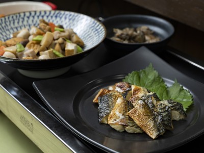 【施設】ビュッフェメニュー例（焼き魚）