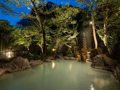 本館露天風呂「霧乃湯」