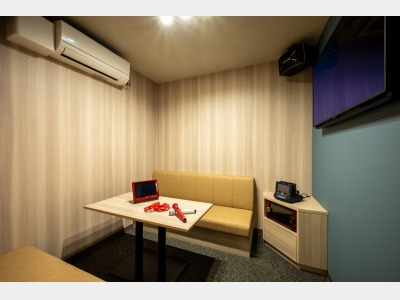 カラオケ（有料）