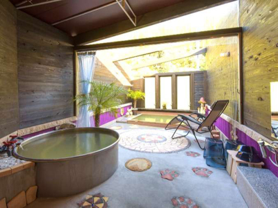 「美肌の湯」として愛されてきた温泉を 全室に完備しています。