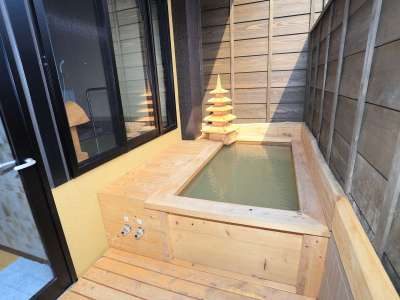 ■201-203号室■源泉かけ流し温泉・内風呂＆露天風呂付き客室 