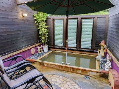 完全プライベート温泉なので、お好きな湯温に調節してご利用ください。　