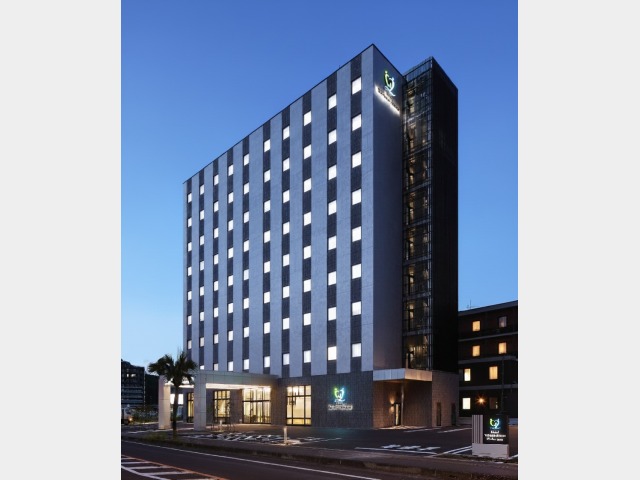 Ｈｏｔｅｌ　Ｙｕｉ－ｎｅｓｓ－Ａｍａｍｉ　マリンタウン 外観　南西面　夜景