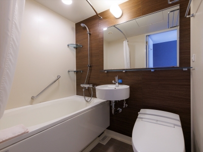 【スタンダードダブル（南館）15㎡】バスルーム