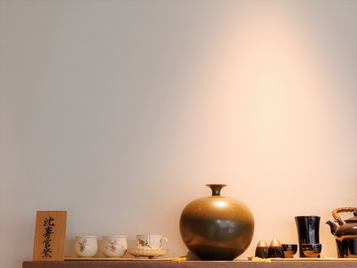 【館内】落ち着いた空間でお客様をお迎えいたします。