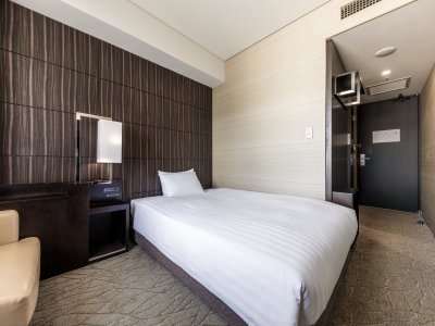 客室一例（セミダブル）