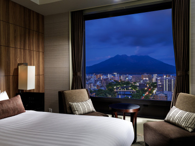 部屋から望む雄大な桜島