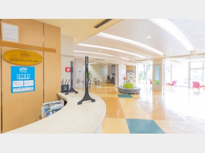 館内：フロント／こちらにてお客様をお出迎えいたします