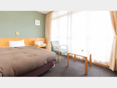 客室：シングルルーム／一人旅やビジネス利用にご滞在いただけます＜一例＞