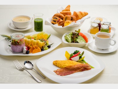 「アメリカンブレイクファースト」　１階　「サザンテラス」