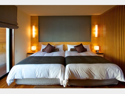 客室一例　エグゼクティブスイート　ベッド（ツイン／クイーンサイズ）