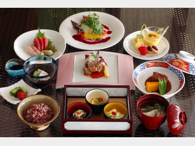 昼食一例　（３４００円）