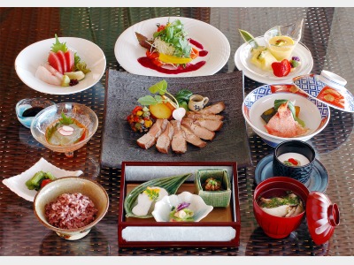 昼食一例　（５０００円）