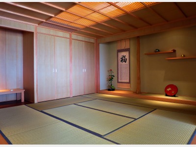 客室一例　湛水の間（スイート／和洋室）