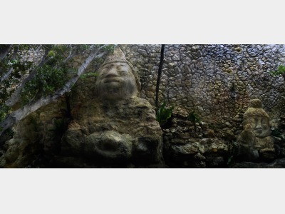 釈迦三蔵　（仏像）