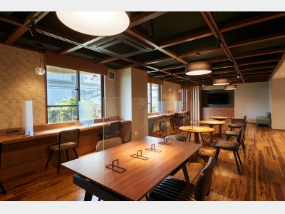 ワーケーション・リモートワーク用にフリーアドレスのビジネスラウンジを新設