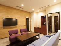 �q�����@�Z���g�����X�C�[�g���[��