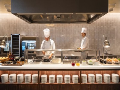 【プランタン】ライブキッチンでは出来立ての自慢料理をシェフがおもてなし