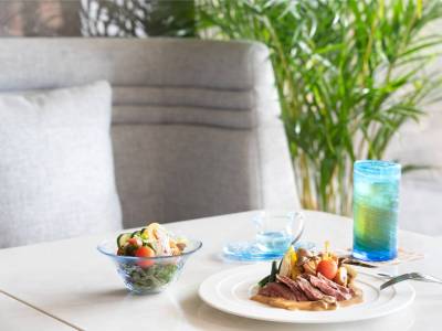 ラウンジ＆バー