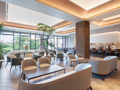 ラウンジ＆バー