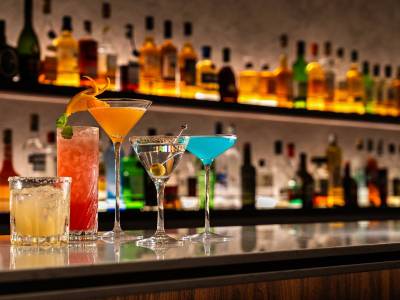 ラウンジ＆バー