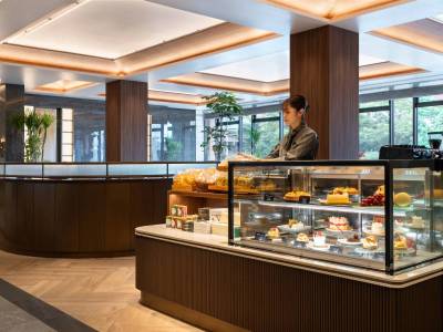 ラウンジ＆バー