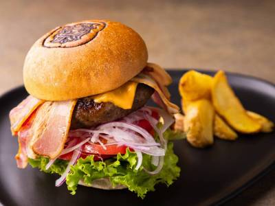 ラウンジ＆バー