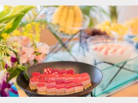 ���H�C���[�W�i�X�C�[�c�����p�ӂ��Ă���܂��j