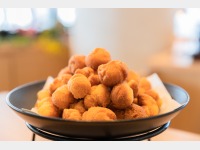 ���H�C���[�W�i����̃X�C�[�c�T�[�^�[�A���_�M�[�j